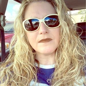 Meet your Posher, Melanie